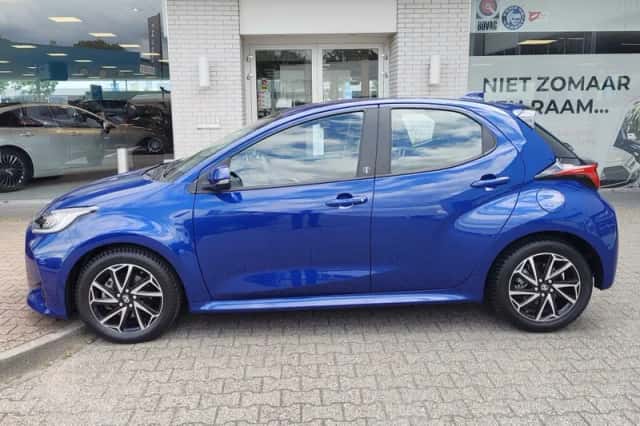Toyota Yaris (2023) thumbnail 3