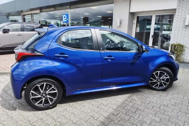 Toyota Yaris (2023) thumbnail 5