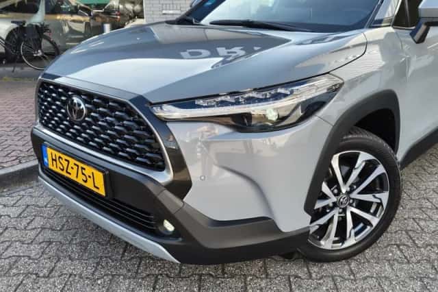Toyota Corolla (2025) thumbnail 2