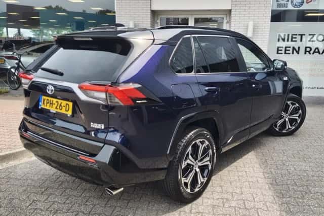 Toyota RAV4 (2022) thumbnail 4