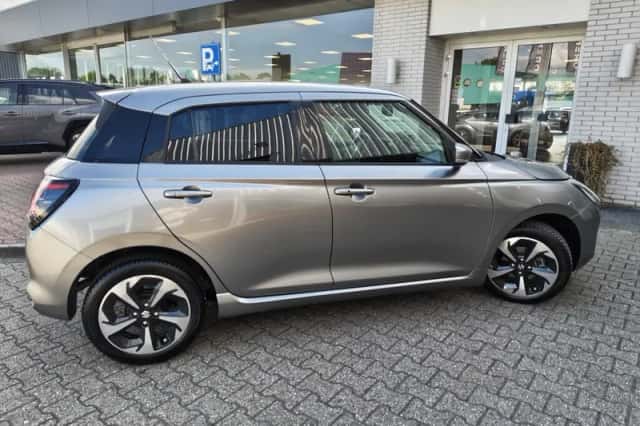 Suzuki Swift (2025) thumbnail 5