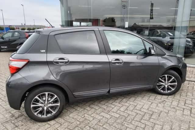 Toyota Yaris (2019) thumbnail 4