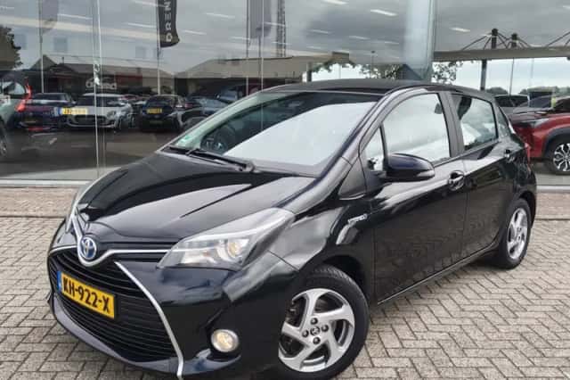 Toyota Yaris (2016) thumbnail 1