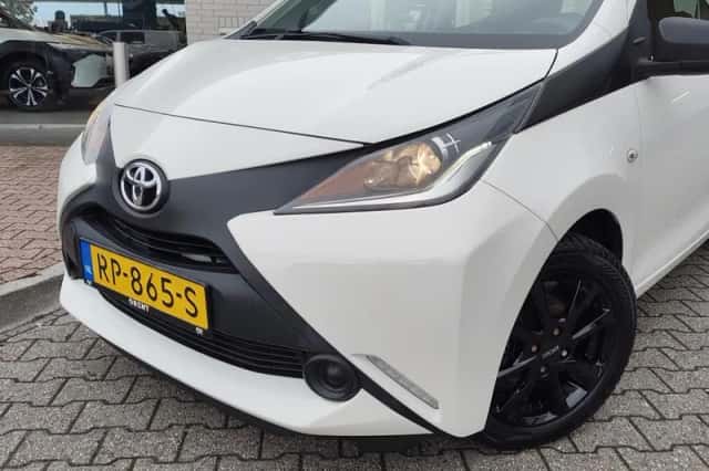 Toyota Aygo (2018) thumbnail 2