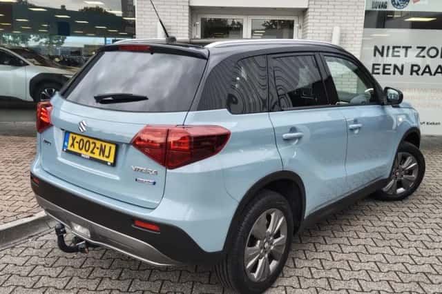 Suzuki Vitara (2023) thumbnail 4