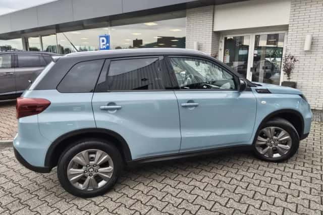 Suzuki Vitara (2023) thumbnail 5