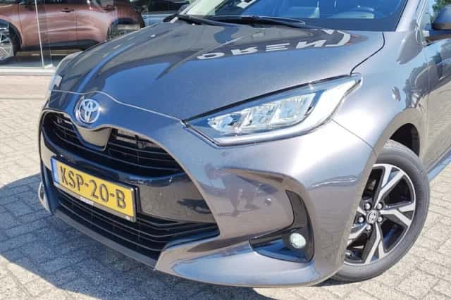 Toyota Yaris (2024) thumbnail 2