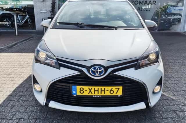 Toyota Yaris (2014) thumbnail 6