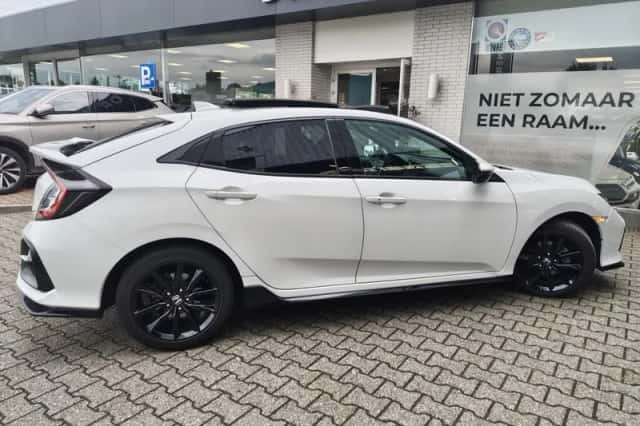 Honda Civic (2021) thumbnail 5