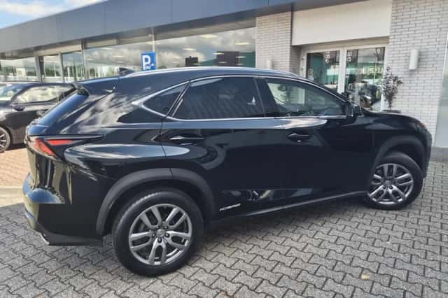 Lexus NX (2015) thumbnail 5