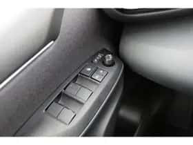 Toyota Yaris (2024) thumbnail 24