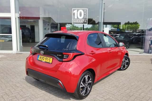 Toyota Yaris (2024) thumbnail 4