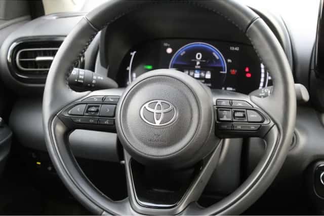 Toyota Yaris (2024) thumbnail 9