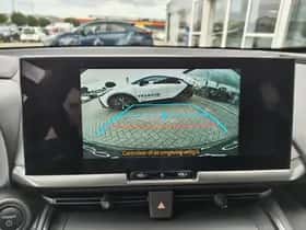 Toyota C-HR (2024) thumbnail 16