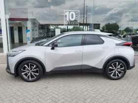 Toyota C-HR (2024) thumbnail 3