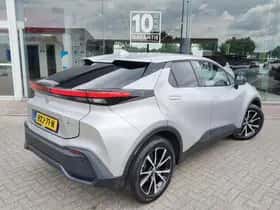 Toyota C-HR (2024) thumbnail 4