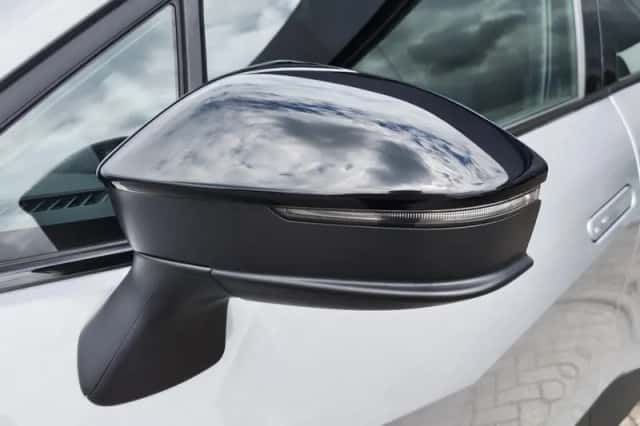 Toyota C-HR (2025) thumbnail 35