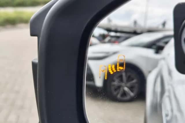 Toyota C-HR (2025) thumbnail 36