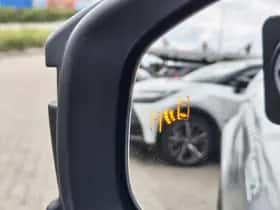 Toyota C-HR (2024) thumbnail 36