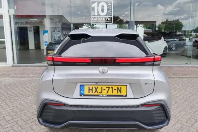 Toyota C-HR (2025) thumbnail 7