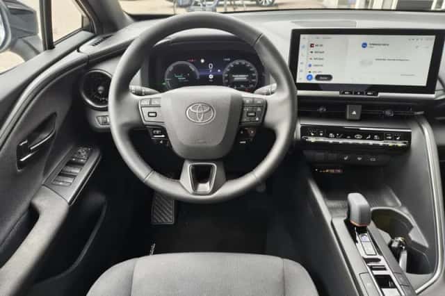 Toyota C-HR (2025) thumbnail 8