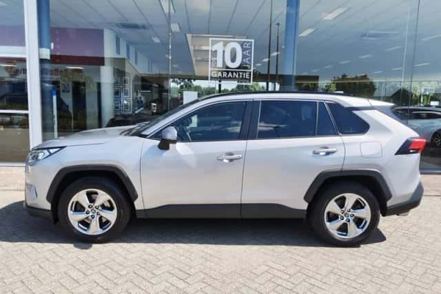 Toyota RAV4 (2019) thumbnail 3