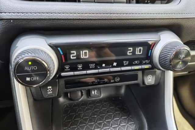 Toyota RAV4 (2019) thumbnail 21