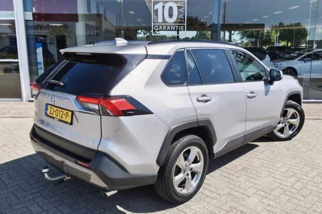 Toyota RAV4 (2019) thumbnail 4