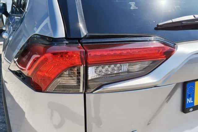 Toyota RAV4 (2019) thumbnail 37