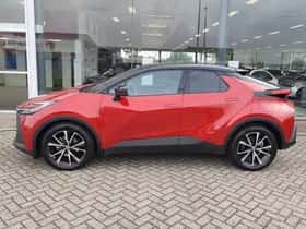 Toyota C-HR (2024) thumbnail 3