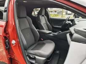 Toyota C-HR (2024) thumbnail 32