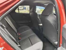 Toyota C-HR (2024) thumbnail 33