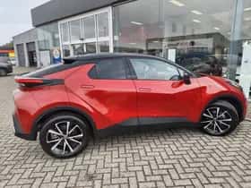 Toyota C-HR (2024) thumbnail 5