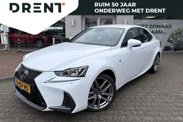 Lexus IS (2018) thumbnail 1