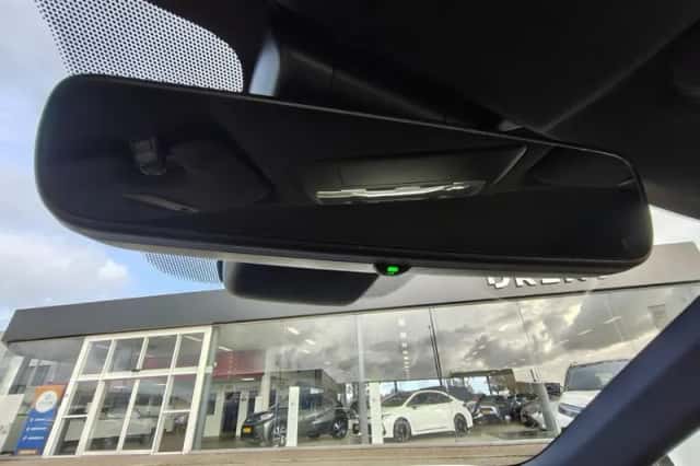 Lexus IS (2018) thumbnail 26