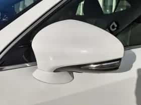 Lexus IS (2018) thumbnail 38