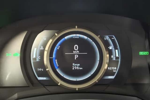 Lexus IS (2018) thumbnail 10