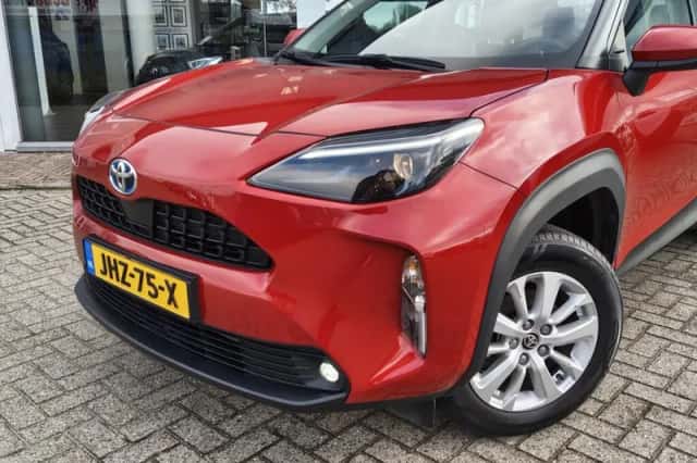 Toyota Yaris Cross (2023) thumbnail 2