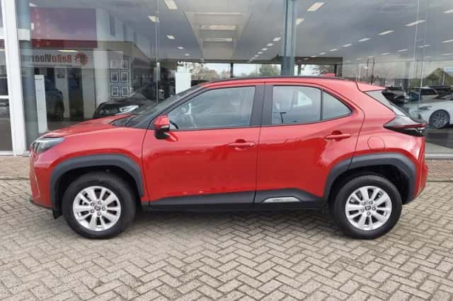 Toyota Yaris Cross (2023) thumbnail 3