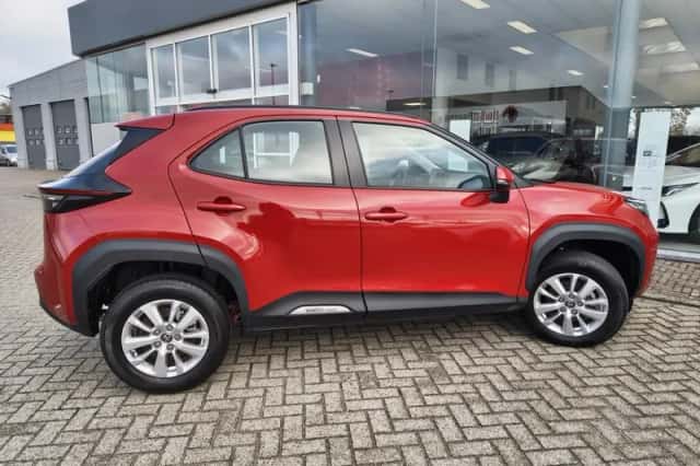 Toyota Yaris Cross (2023) thumbnail 5