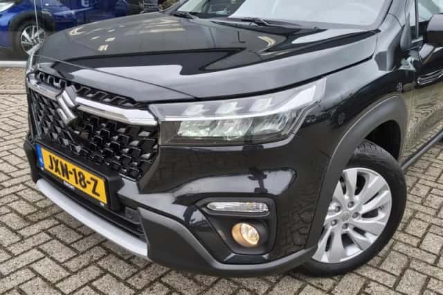 Suzuki S-Cross (2025) thumbnail 2