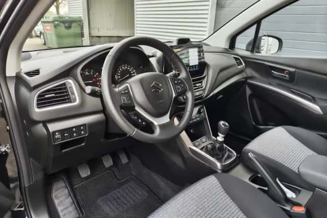 Suzuki S-Cross (2025) thumbnail 27
