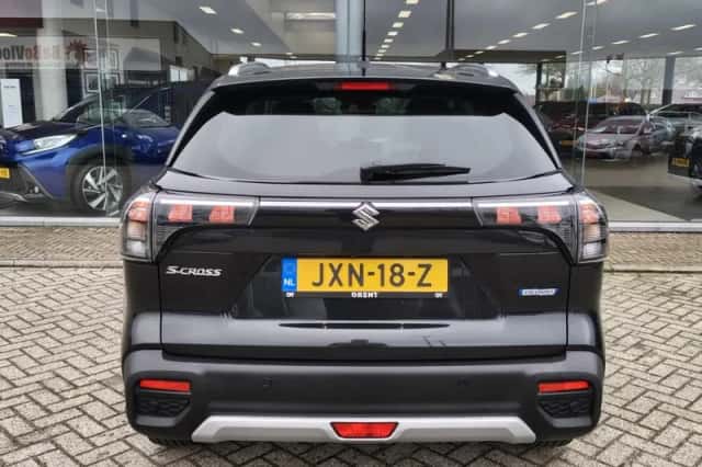 Suzuki S-Cross (2025) thumbnail 7