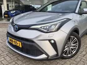 Toyota C-HR (2023) thumbnail 2