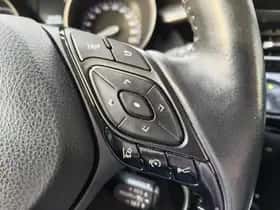 Toyota C-HR (2023) thumbnail 14
