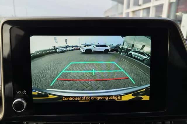 Toyota C-HR (2023) thumbnail 19