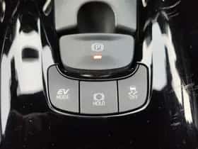 Toyota C-HR (2023) thumbnail 22