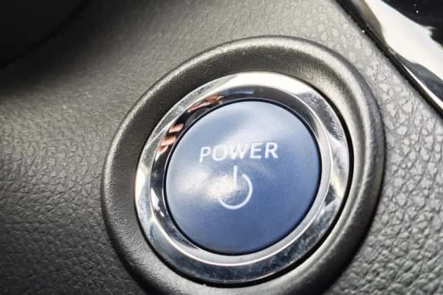Toyota C-HR (2023) thumbnail 26