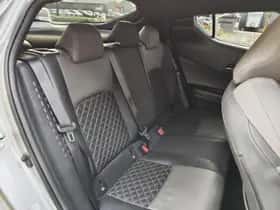Toyota C-HR (2023) thumbnail 33