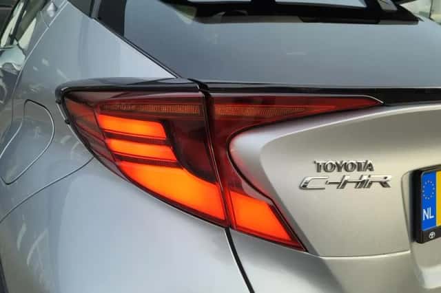 Toyota C-HR (2023) thumbnail 37